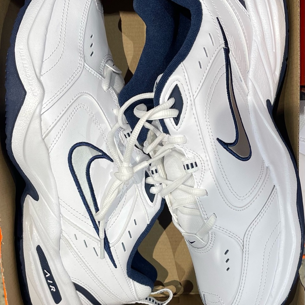Nike Men's Air Monarch IV Training Shoe all sizes available!!